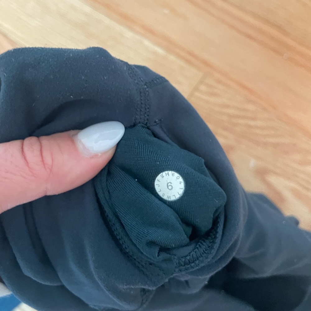 Lululemon Align Pant 28” Sz 6 - Picture 5 of 5